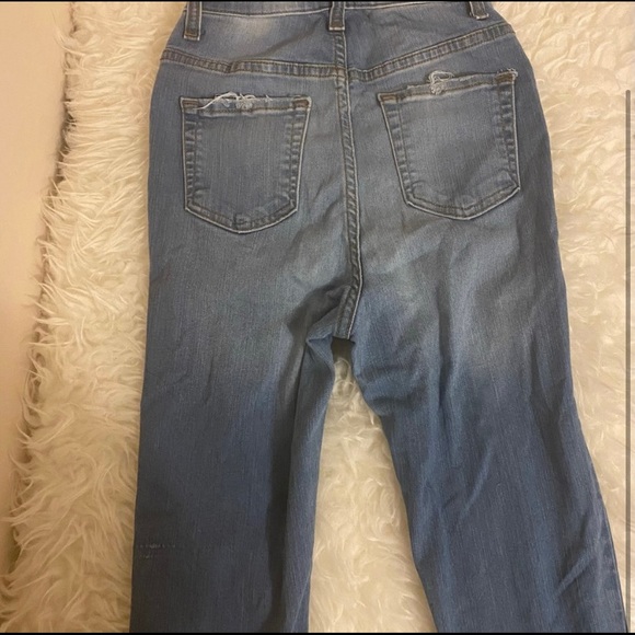 THREE distressed medium washed size 7 fashion nova jeans! - Picture 5 of 8